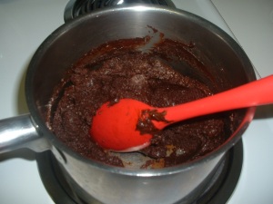 Making bolitos de chocolat y coco